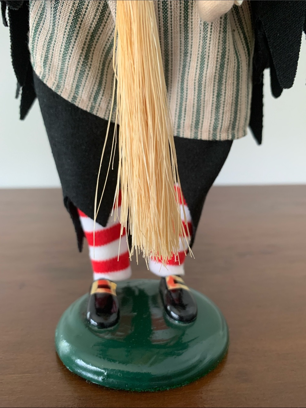 Salem Witch with Broom - Picture 5 of 12